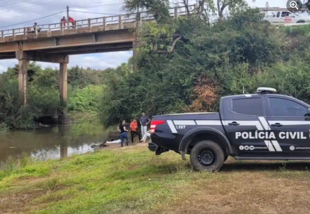 Ponte da qual o pai jogou o próprio filho
