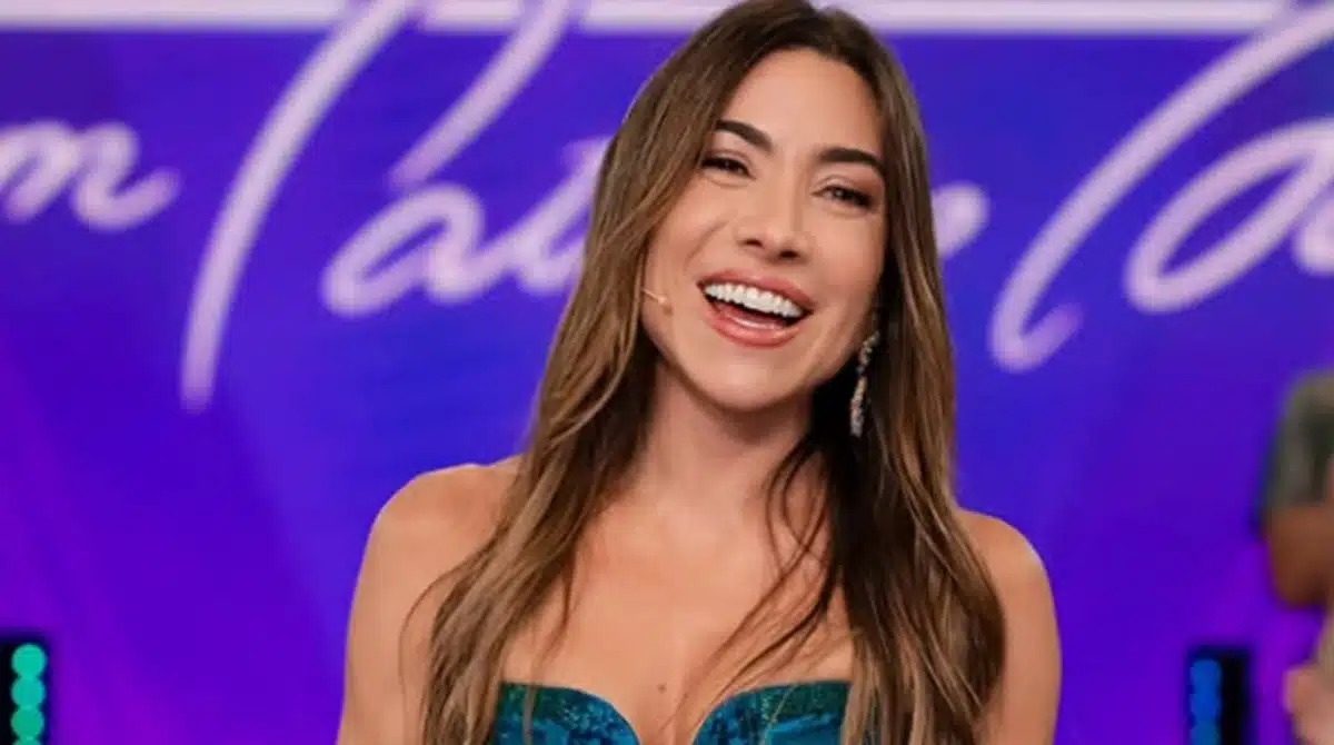 Patrícia Abravanel posou ao lado dos seus filhos em passeio de barco e impressiona