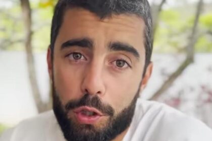 Pedro Scooby mostra dia de surf com o filho mais velho