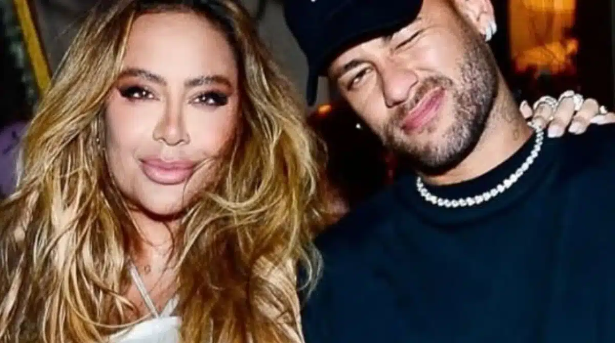Rafaella Santos surgiu durante uma rara aparição