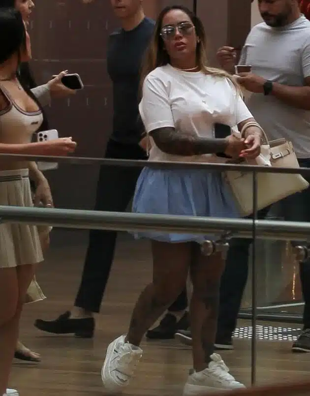Rafaella Santos durante uma rara aparição