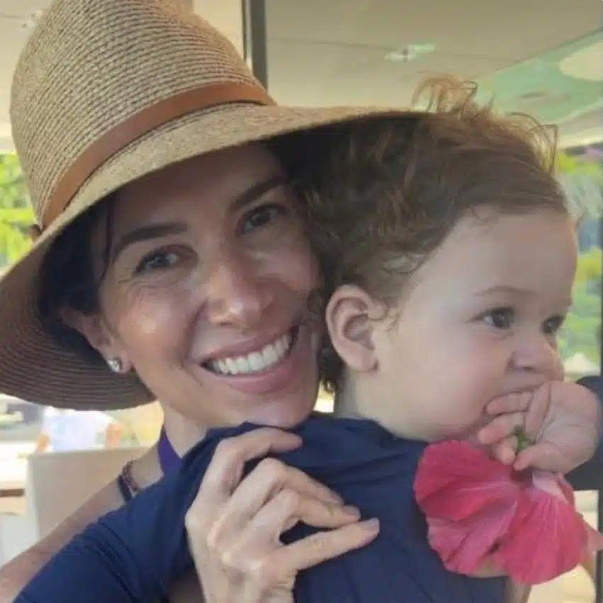 Rebeca Abravanel mostra passeio com seu bebê