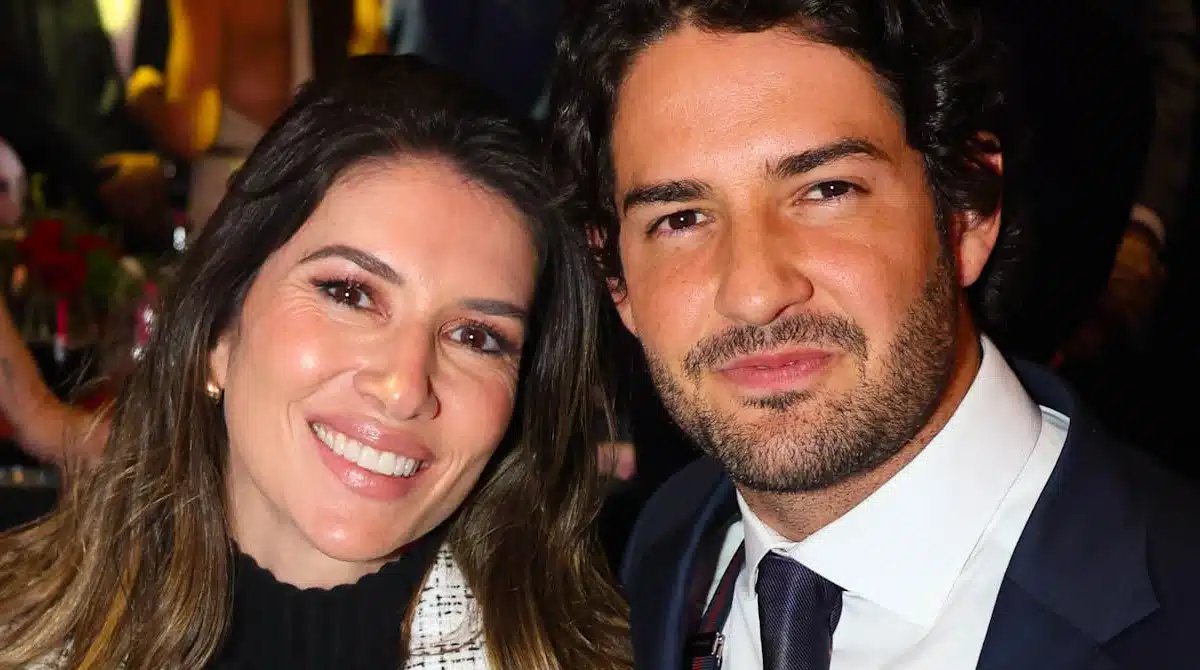 Alexandre Pato exibiu filho com Rebeca Abravanel e explicou decisão