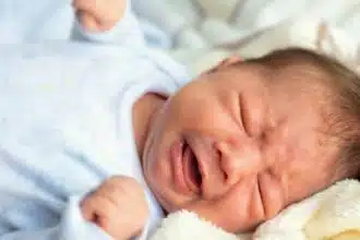 Entenda quais os erros comuns no sono do bebê
