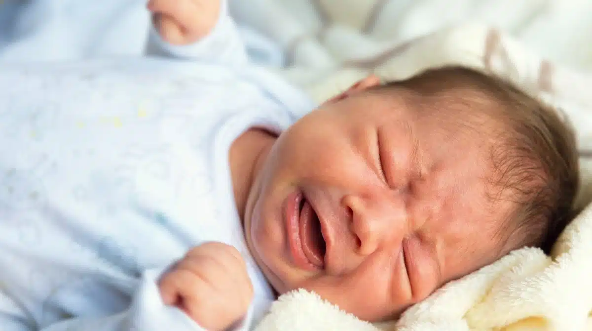 Entenda quais os erros comuns no sono do bebê