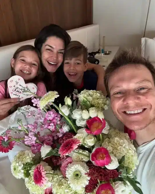 Thaís Fersoza ganha linda surpresa dos filhos no seu aniversário de 41 anos  e impressiona 