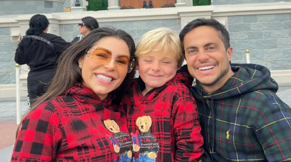 Thammy Miranda impressiona ao exibir rotina de exercícios com o filho e esposa