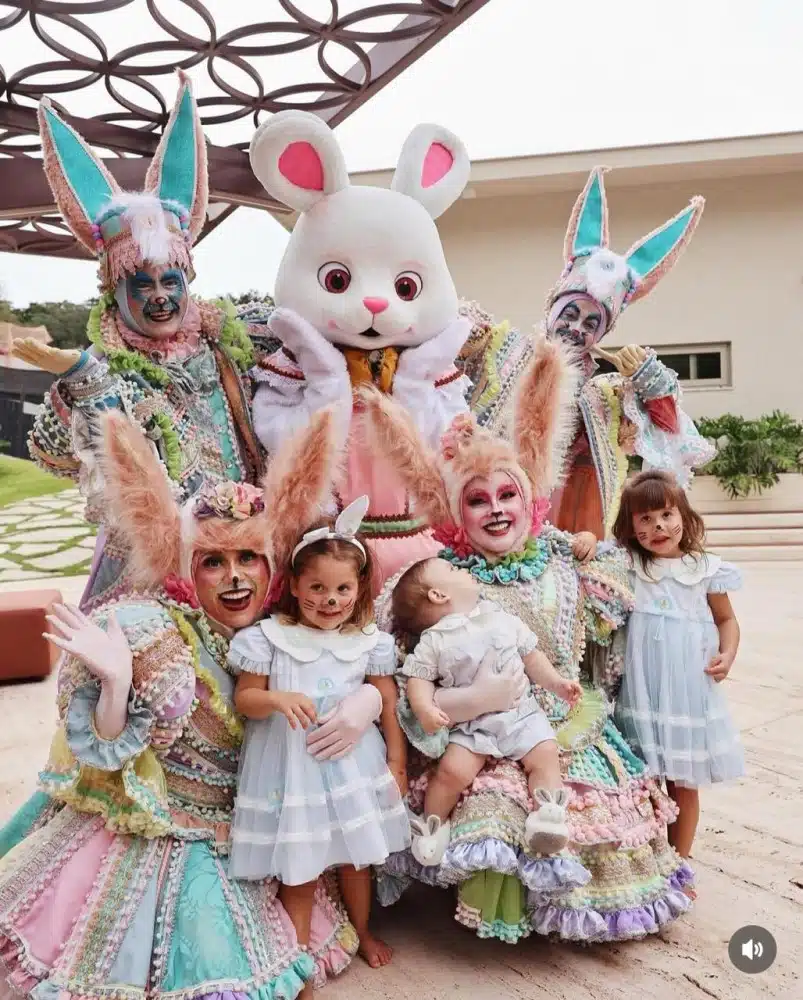 Os personagens que comandaram a divertida caça aos ovos na mansão de Virgínia Fonseca e Zé