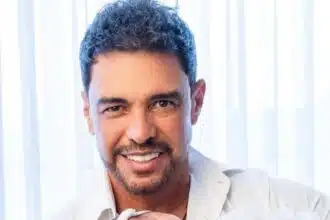 Zezé Di Camargo mostra sua bebê vestida de coelhinha