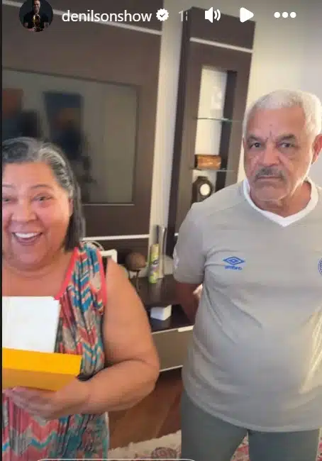 Denílson junto de seus pais