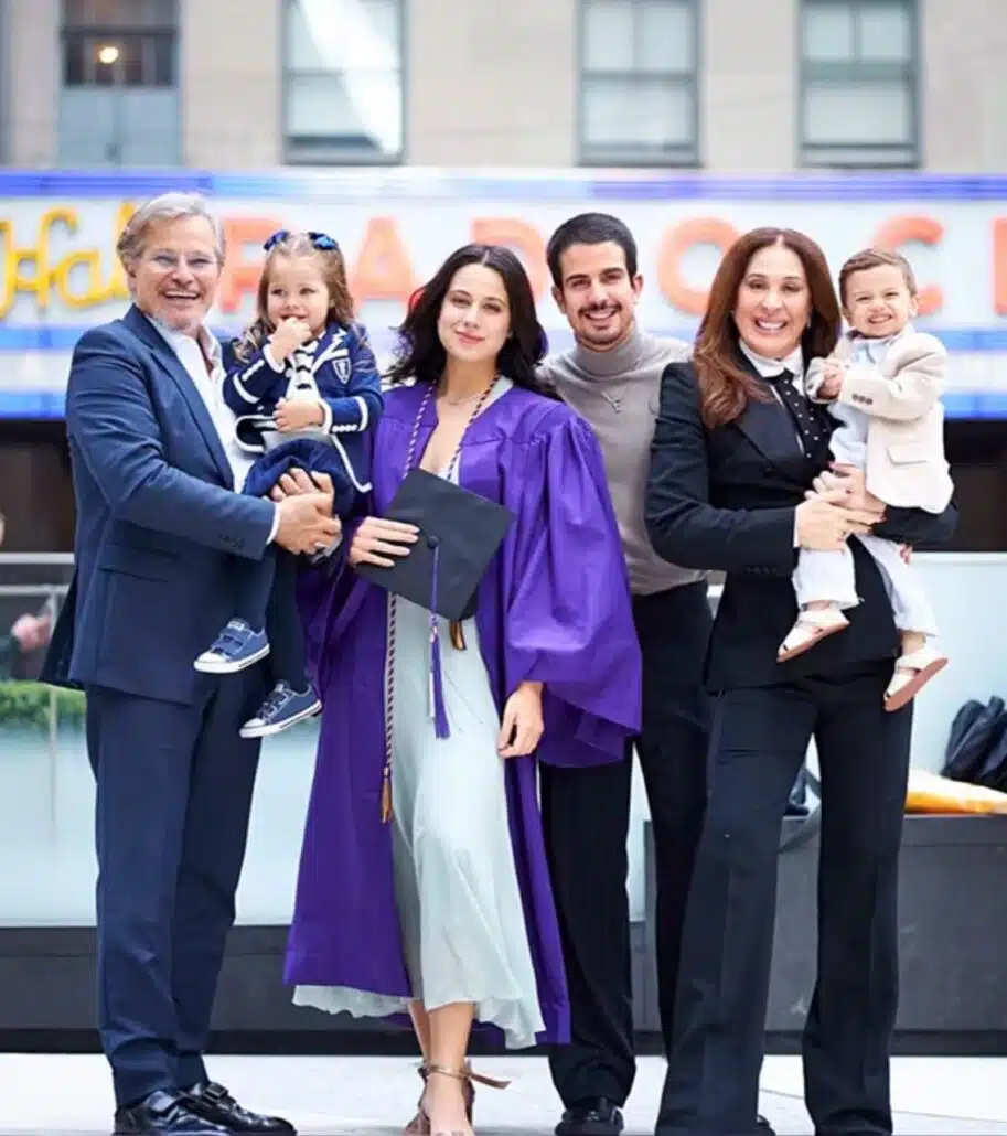 Edson Celulari e Claudia Raia posam com todos os filhos reunidos