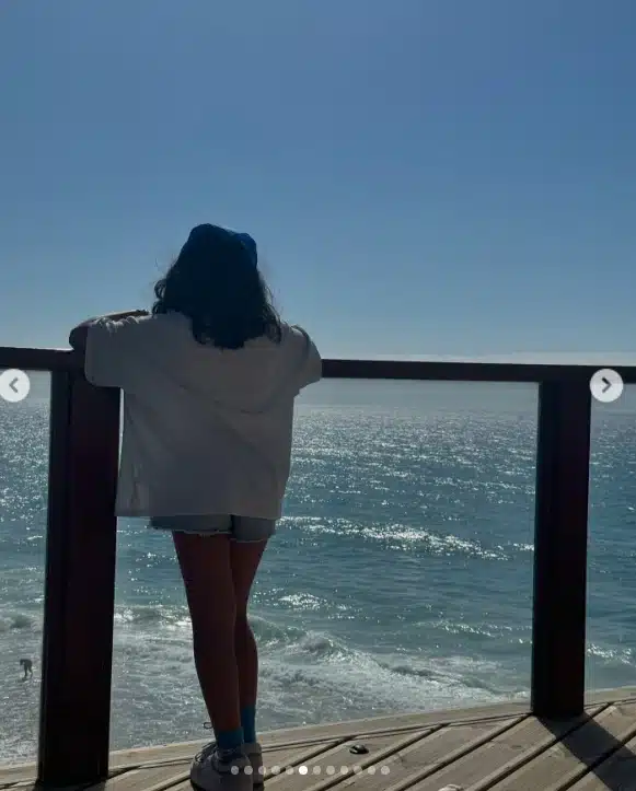 Filha caçula de Vanessa Giácomo surpreende ao surgir em rara foto em viagem a Portugal