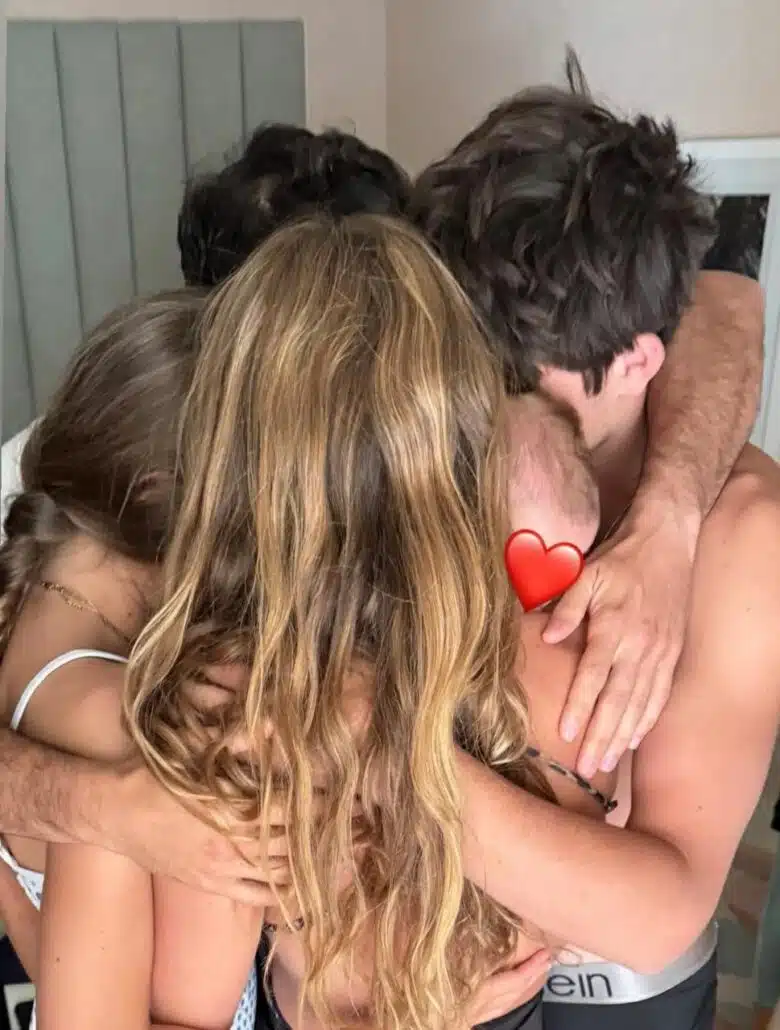 Gisele Bündchen mostrou a família reunida com o caçula