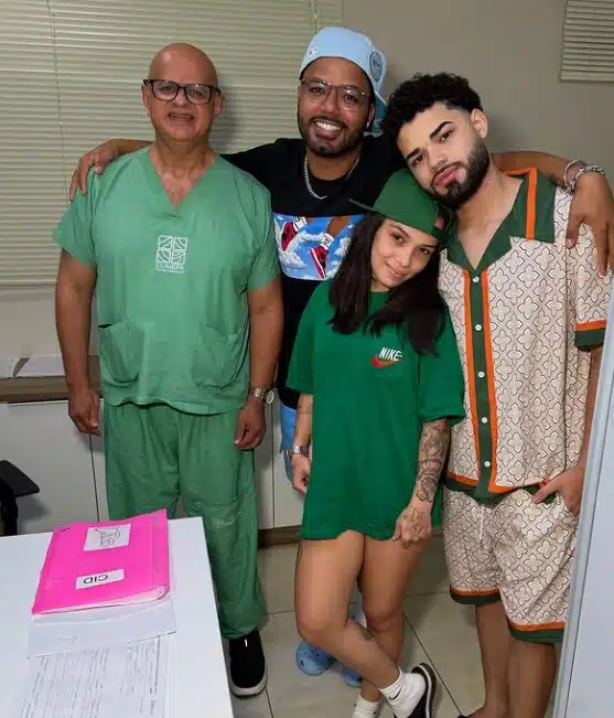 Influencer adolescente revelou que está grávida e falou