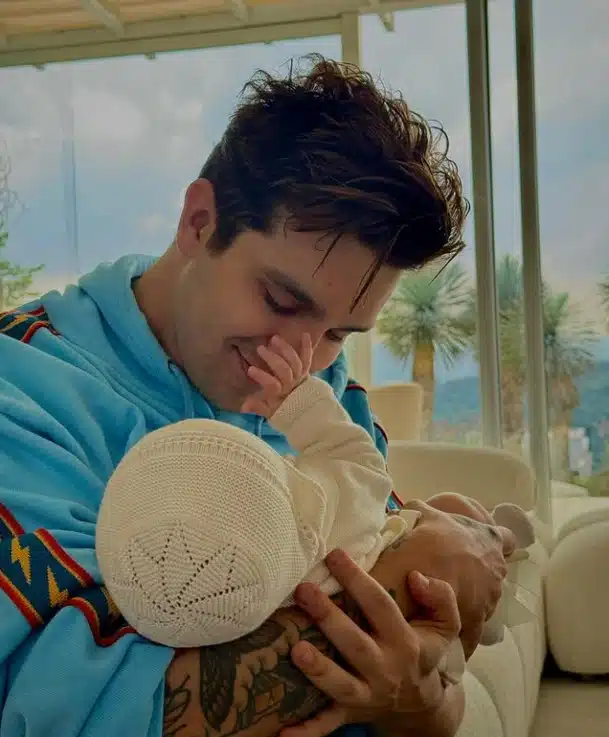 Luan Santana com a sua bebê que celebrou quatro meses