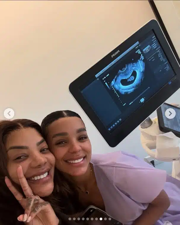 Ludmilla e Brunna no começo da gestação