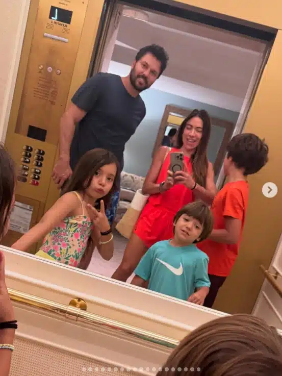 Patrícia Abravanel encanta ao surgir com seus filhos e marido em rara aparição e surpreende