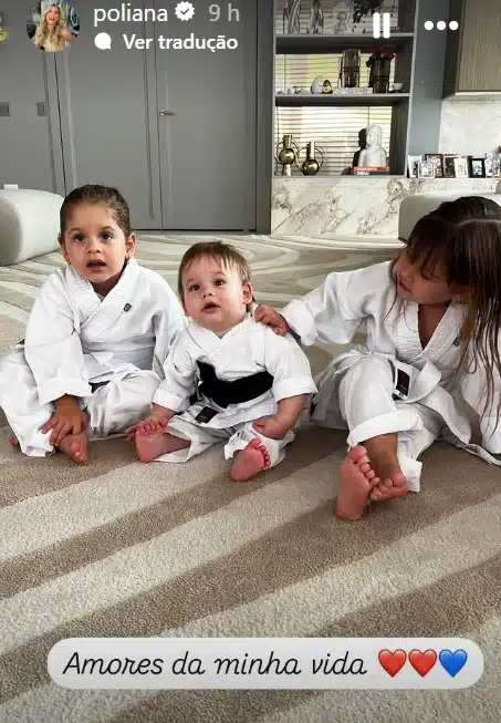Poliana Rocha exibindo os netos e se declarando
