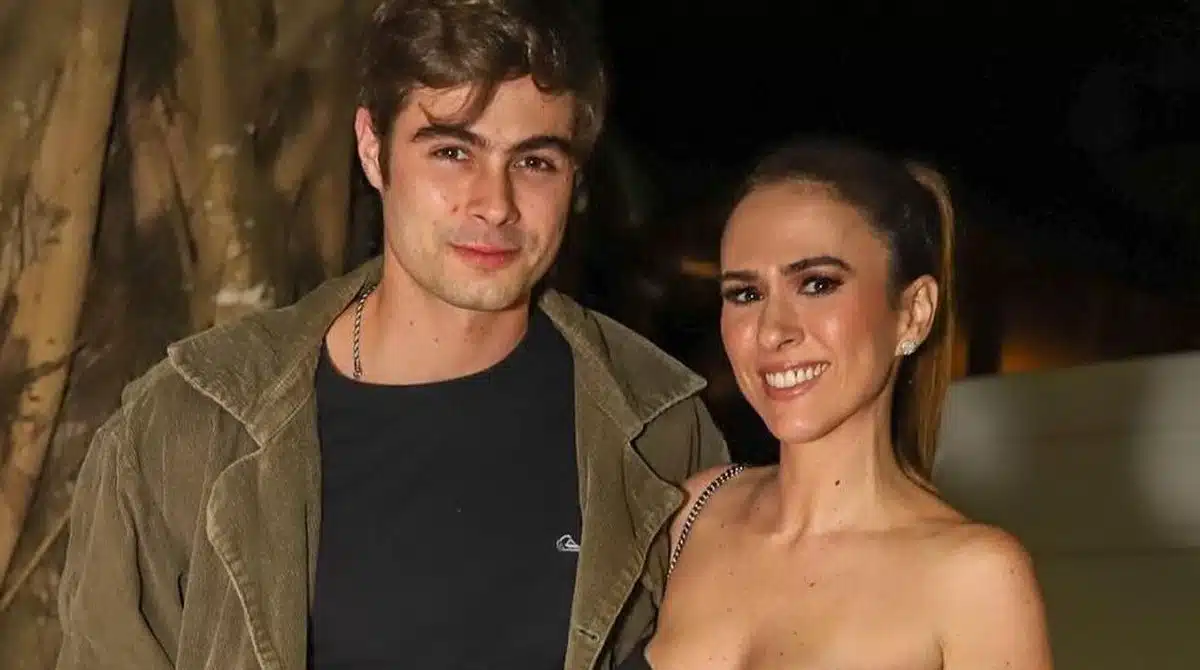 Rafa Vitti e Tatá Werneck mostram a filha com maquiagem colorida