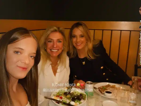 Ticiane Pinheiro e Rafinha ao lado da primeira esposa de Roberto Justus