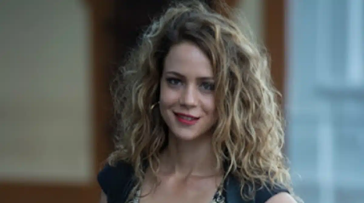 Leandra Leal mostra raro registro com seus filhos e impressiona