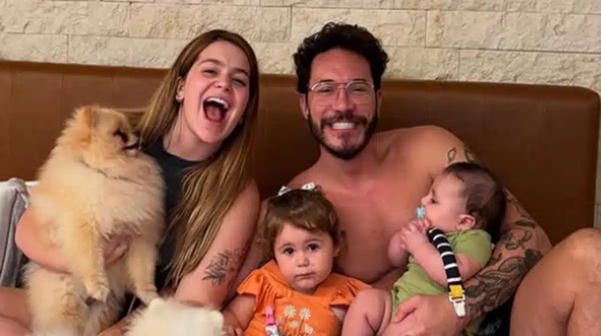 Viih Tube surge com seus filhos com Eliezer e exibe resultados pós plásticas e impressiona