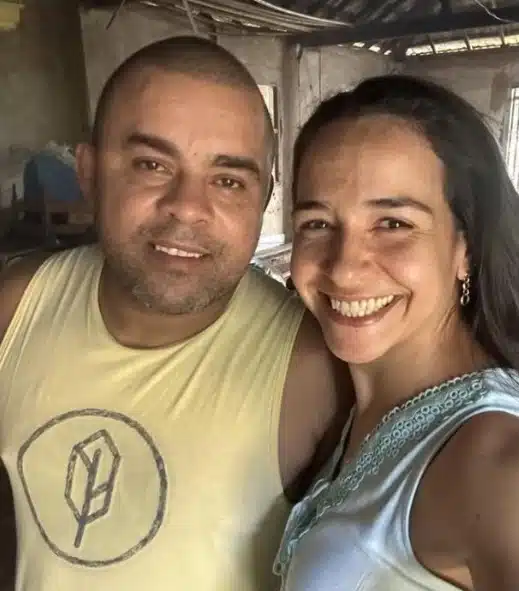 Pais não deixaram adolescente visitar namorada de outro estado