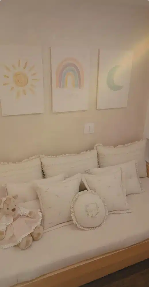 O quarto da bebê de Brunna Gonçalves e Lud ganhou uma cama extra