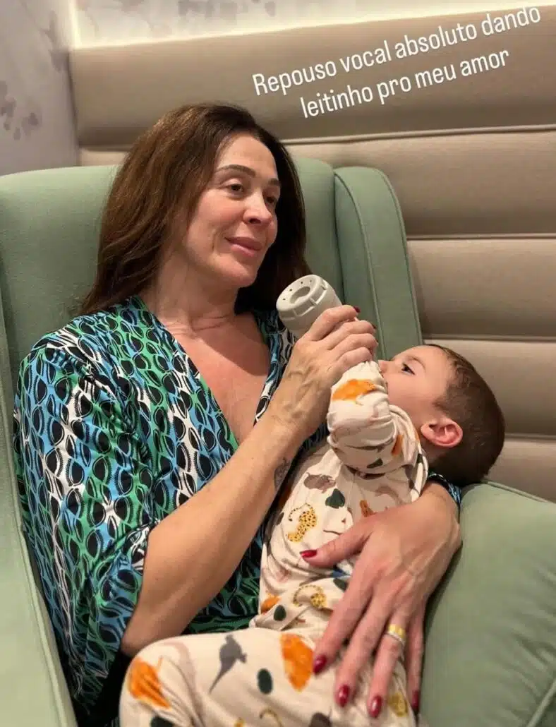 Claudia Raia aproveita recuperação para ficar com seu bebê 