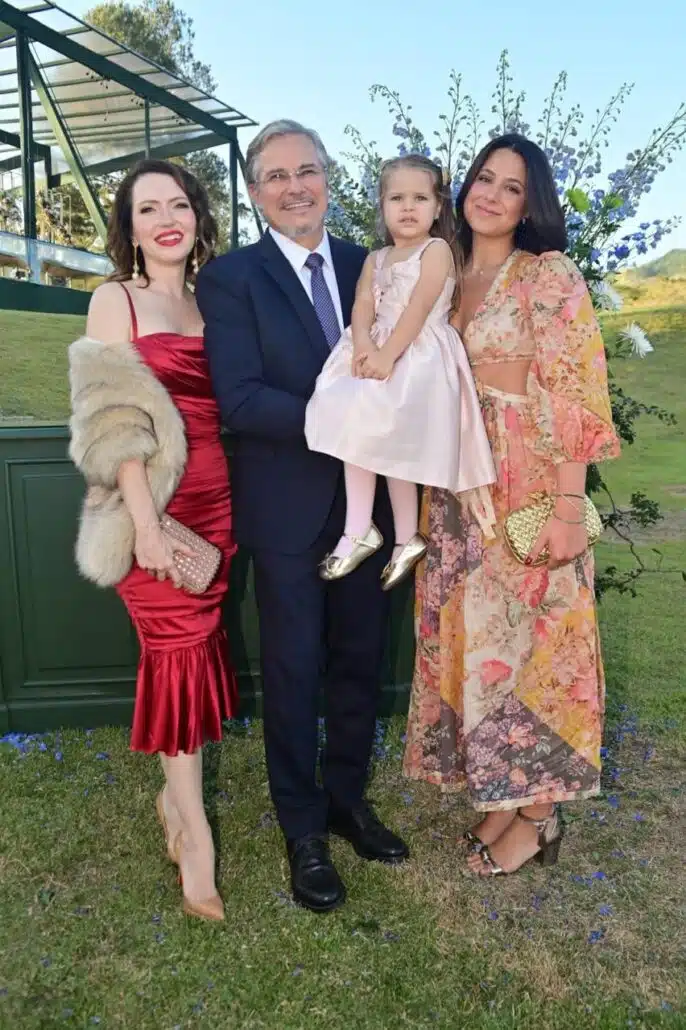 Parte da família de Edson Celulari na festa de casamento de Giovanna Lancellotti e Gabriel David