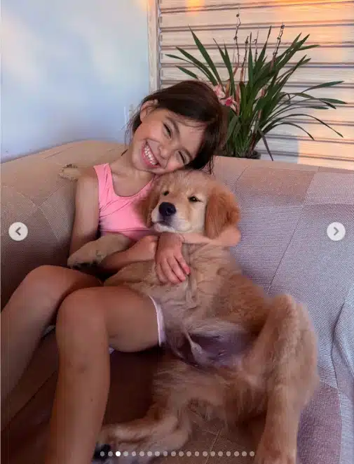 Filha de Sabrina Sato surge com seu pet e impressiona 