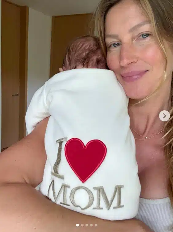 Gisele Bündchen junto de seu bebê em foto rara