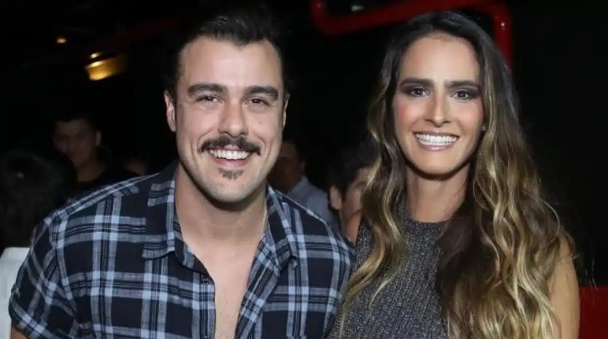 Joaquim Lopes e Marcella mostram as gêmeas em festa junina