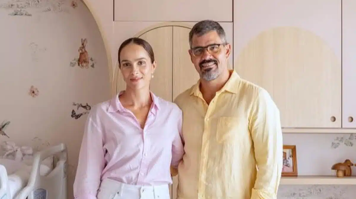 Leticia e Juliano Cazarré mostram o novo quarto adaptado da filha especial