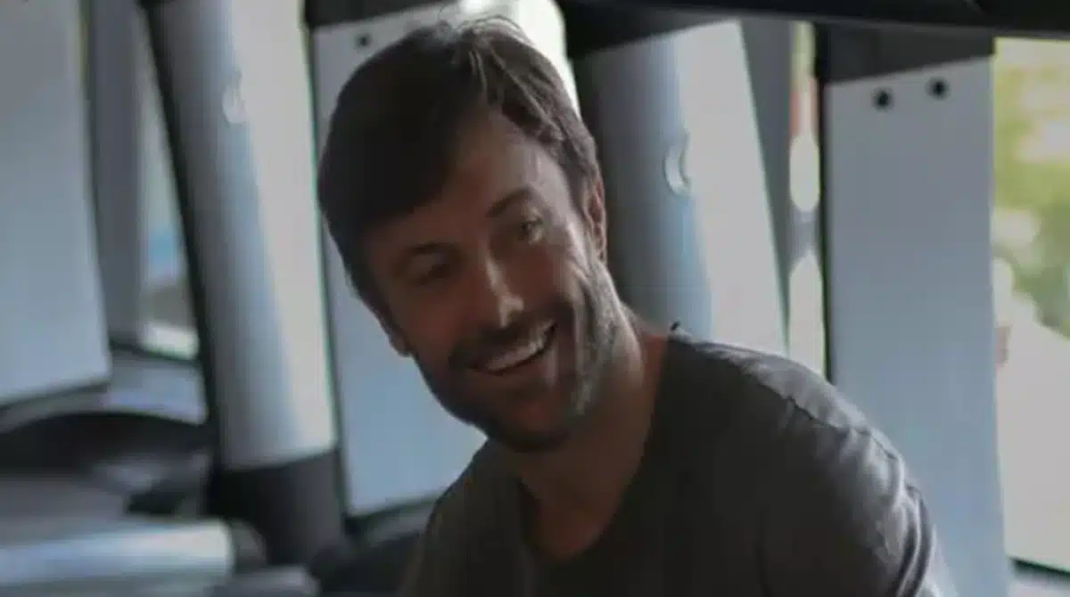 Kayky Brito encanta ao mostra vídeo chamada com o filho e os sobrinhos