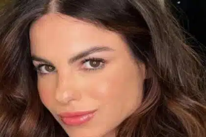 Sthefany Brito mostra seu bebê caçula andando e encanta