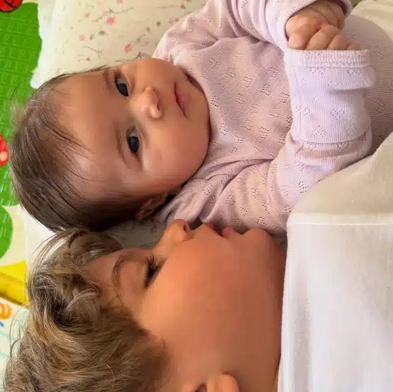 Filha de Leandro mostra seus bebês e surpreende