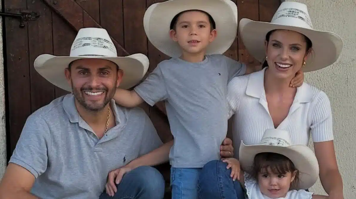 Mano Walter e Débora surgem com os filhos em Chá Revelação