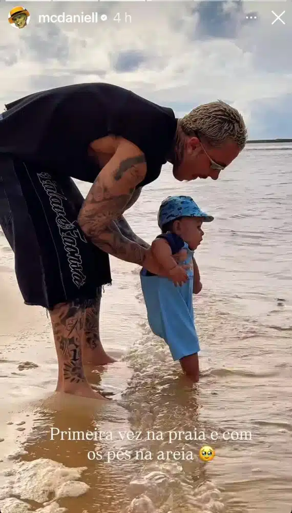 MC Daniel viaja com o filho para Alagoas