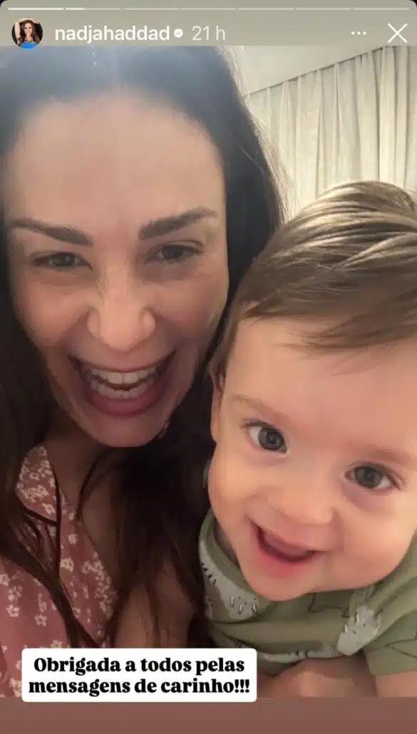 Nadja Haddad posa com o filho e tranquiliza os fãs