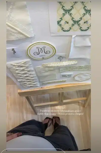 Decoração do quarto luxuoso da bebê de Neymar