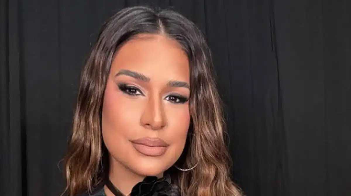 Simone mostra sua filha no seu jatinho de luxo e encanta