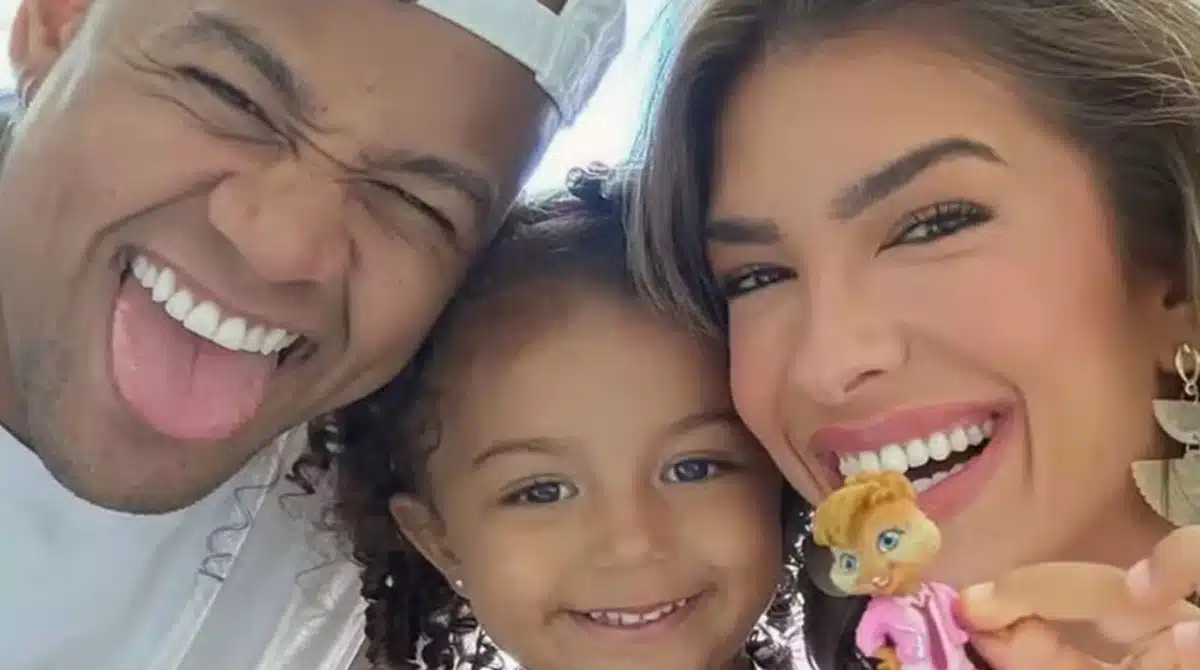 Lorena Improta exibe sua filha com Léo Santana e surpreende
