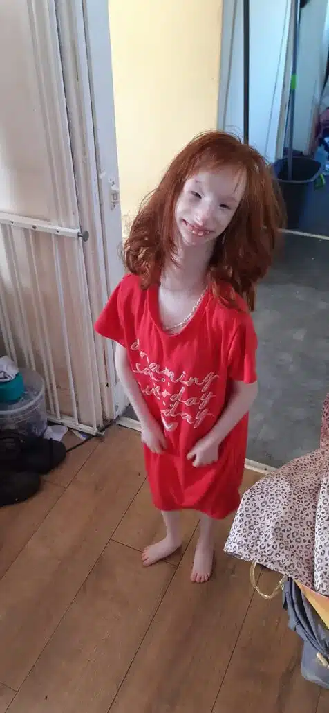 Charlotte cresceu, aqui ela está com 15 anos