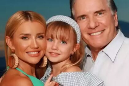 Filha de Roberto Justus encanta ao surgir em sua nova sala de aula e encanta