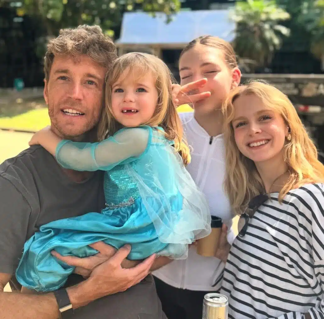 Fernando Scherer mostra filha com Sheila Mello com a sobrinha gêmea e a irmã mais velha
