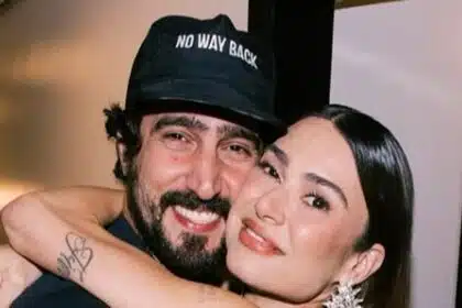 Thaila Ayala mostra seus filhos com Renato Góes brincando com os pets da família e surpreende