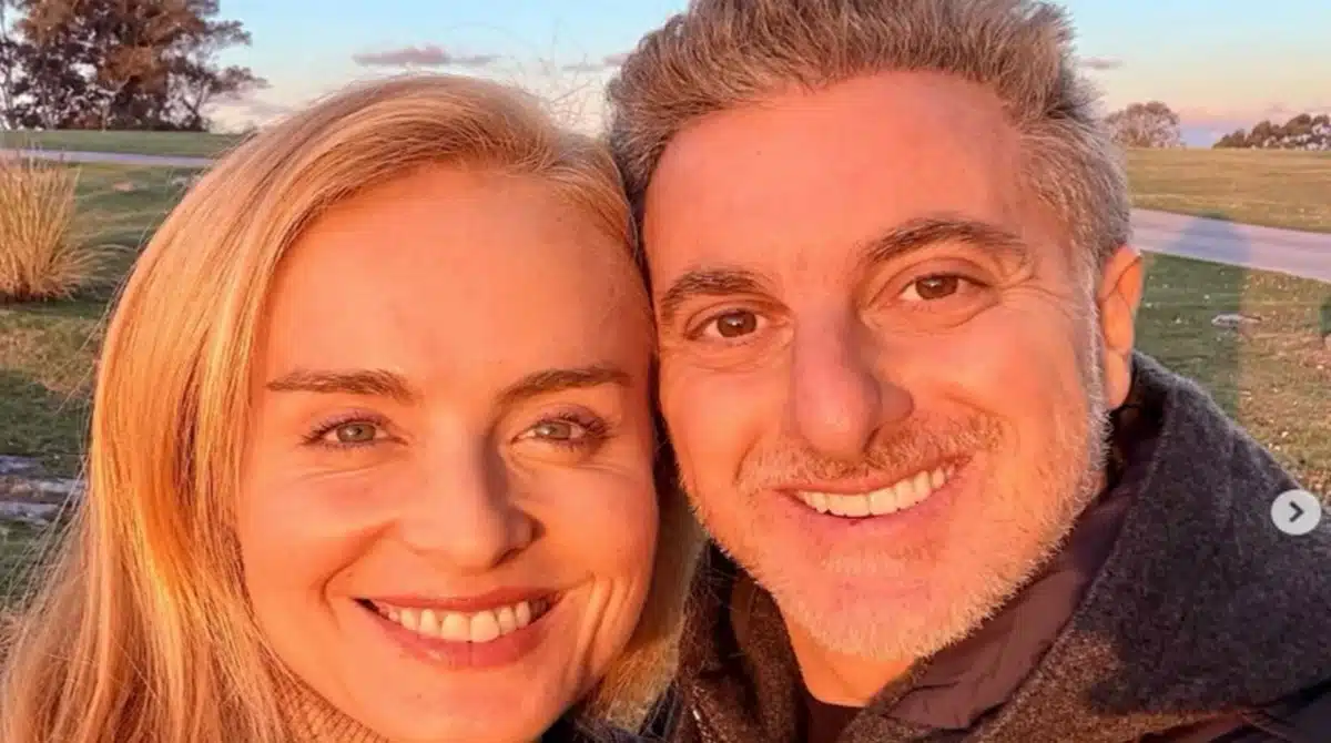 Luciano Huck e Angélica posam com filhos em festival e surpreendem