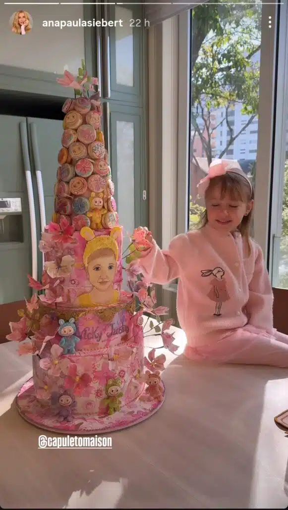 Filha caçula de Roberto Justus ganha bolo diferentão e encanta