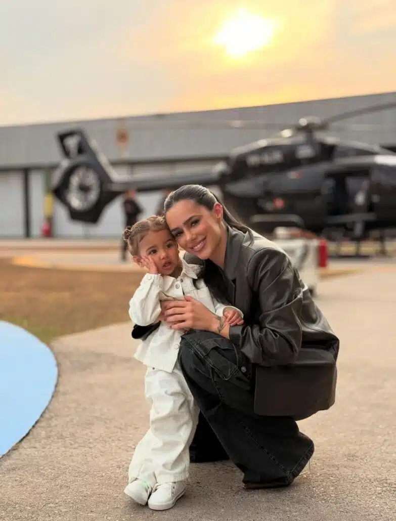 Bruna Biancardi posa com a primogênita